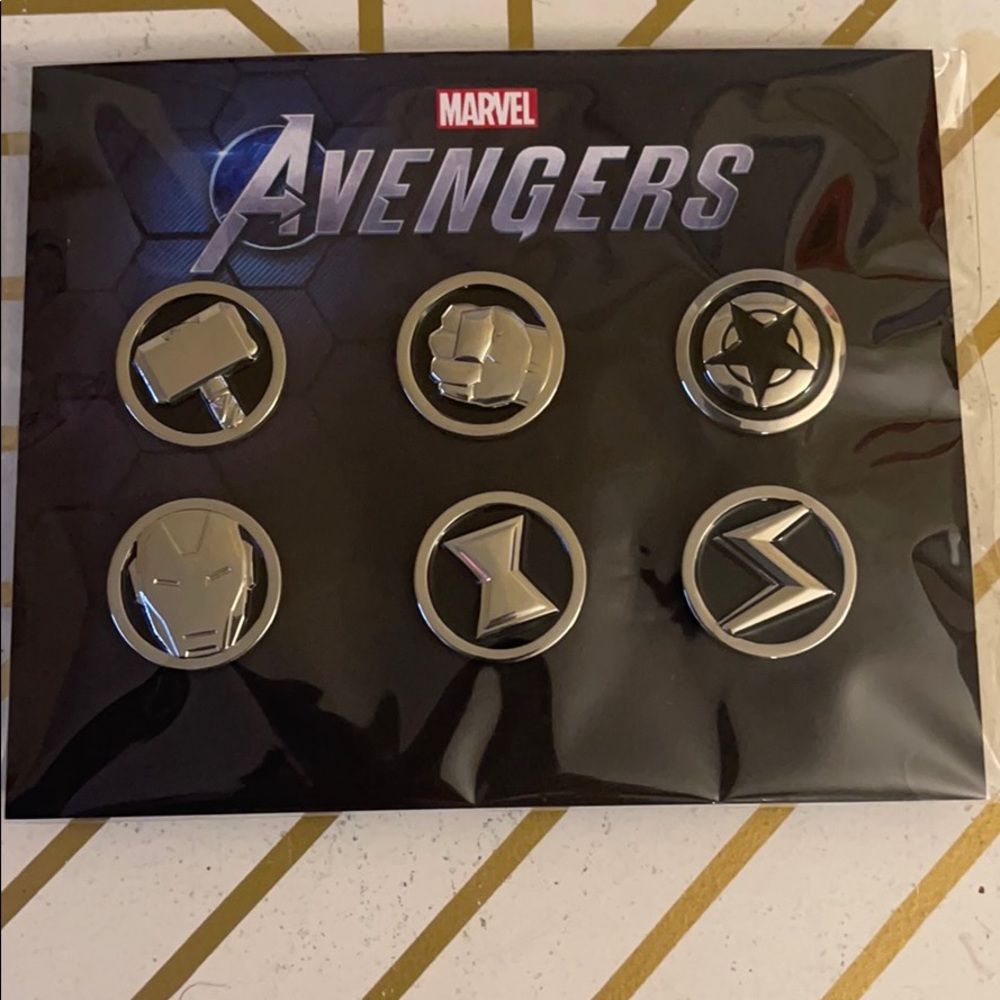 Avengers Collectible Pins set
